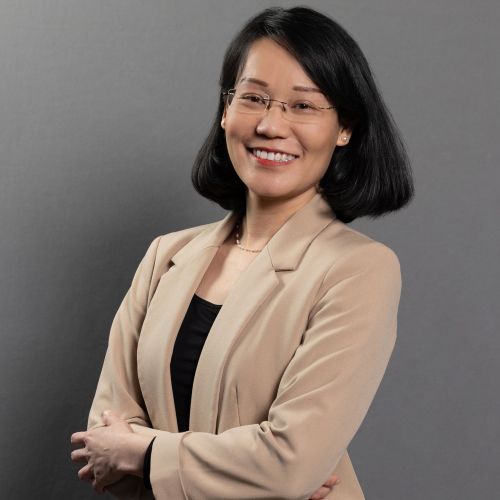 Lan Nguyen headshot