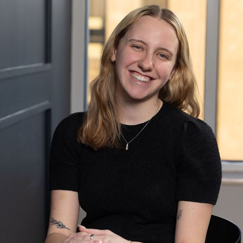 Abigail Harris headshot